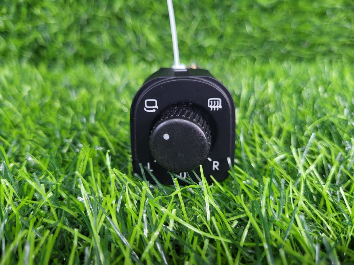 Джойстик регулировки зеркал