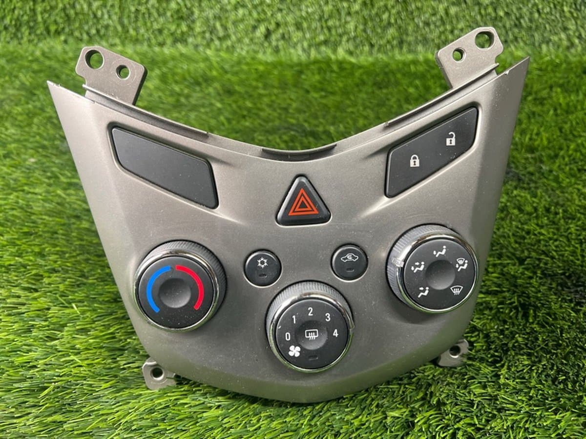 Блок управления климат-контролем