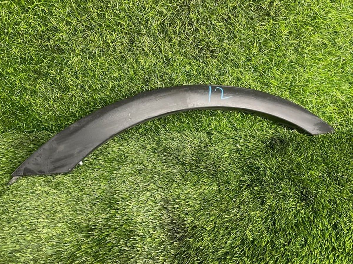 Молдинг крыла