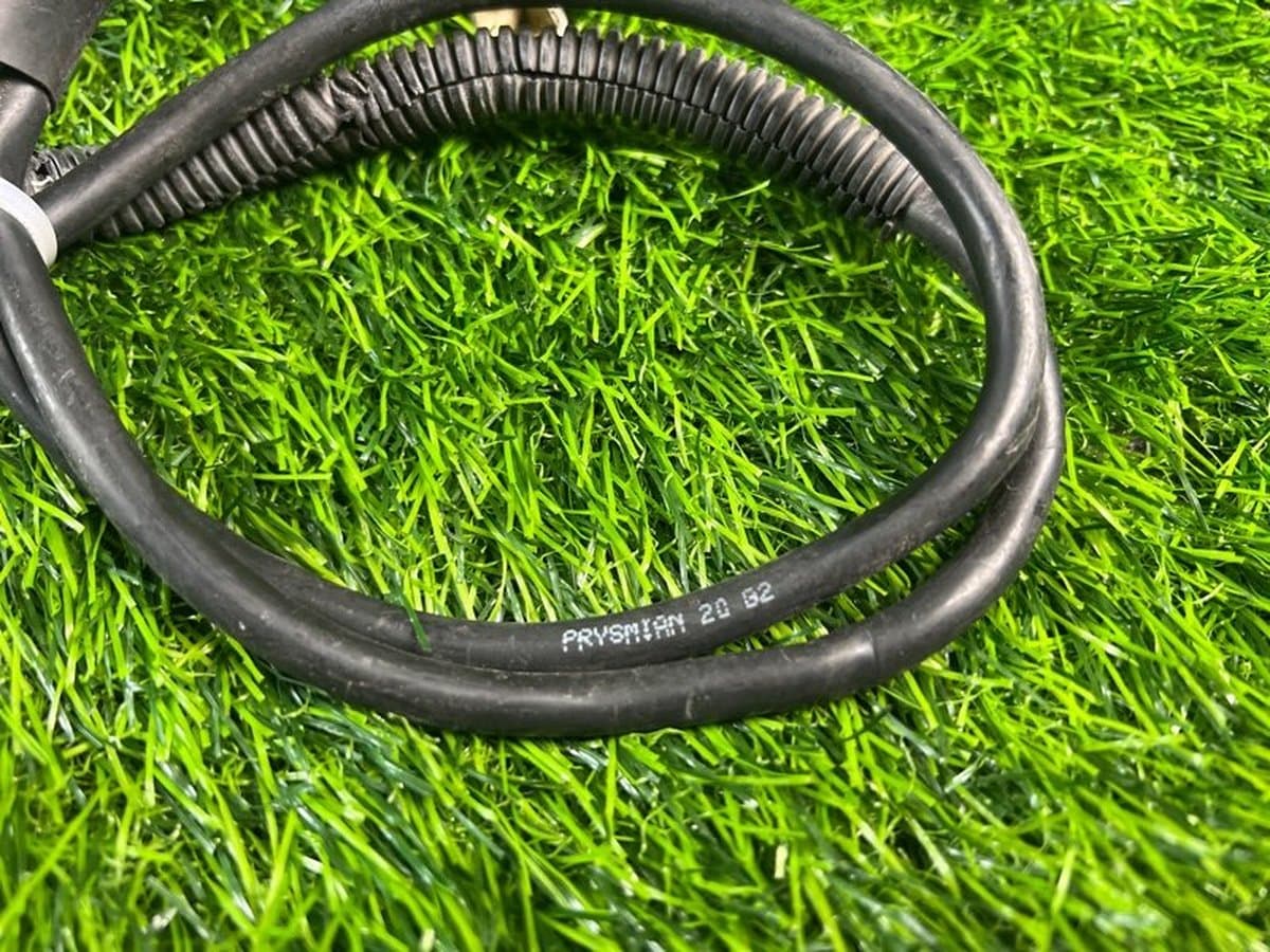 Плюсовой провод аккумулятора — фото 2