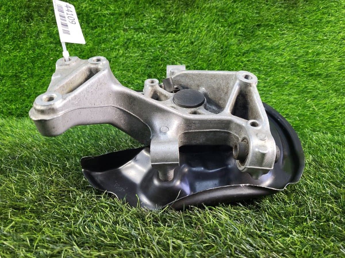 Кулак поворотный