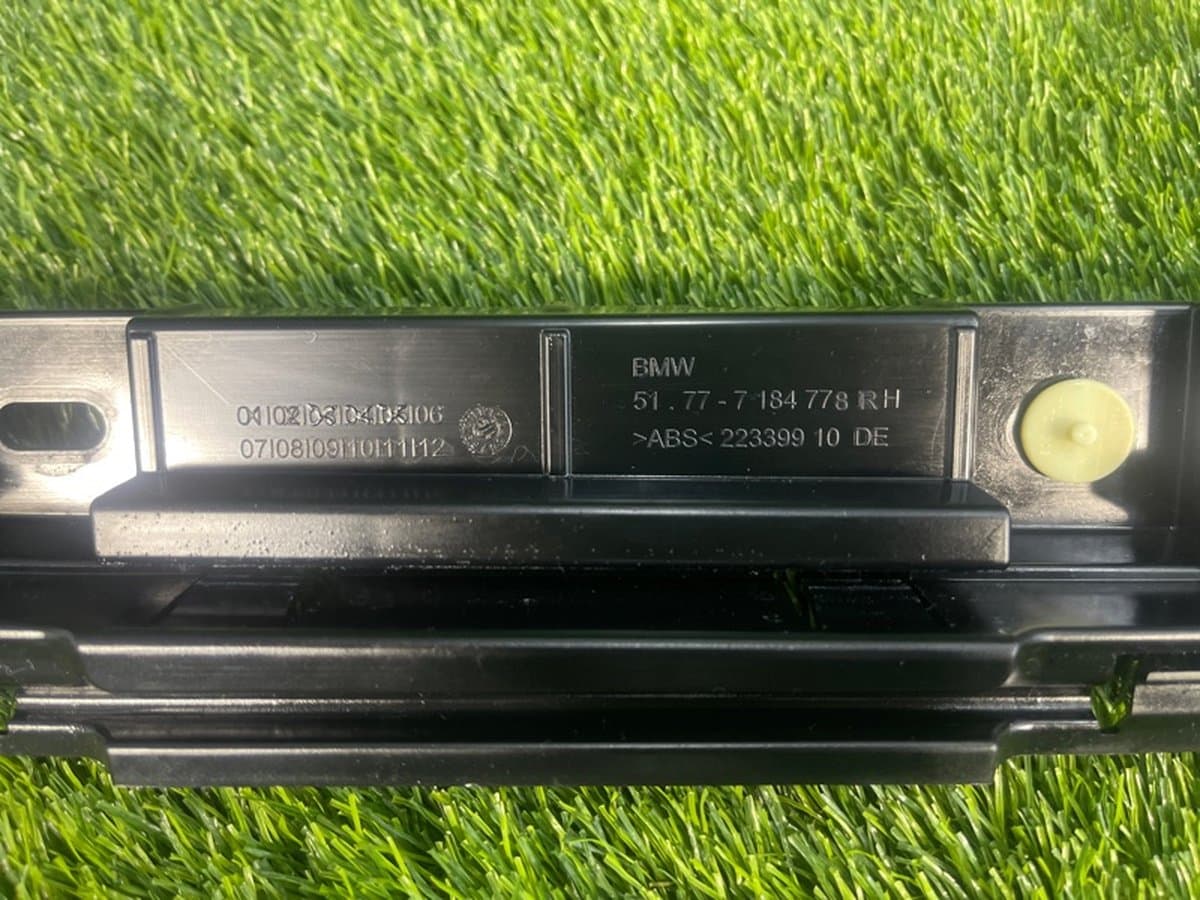 Кронштейн накладки порога — фото 2