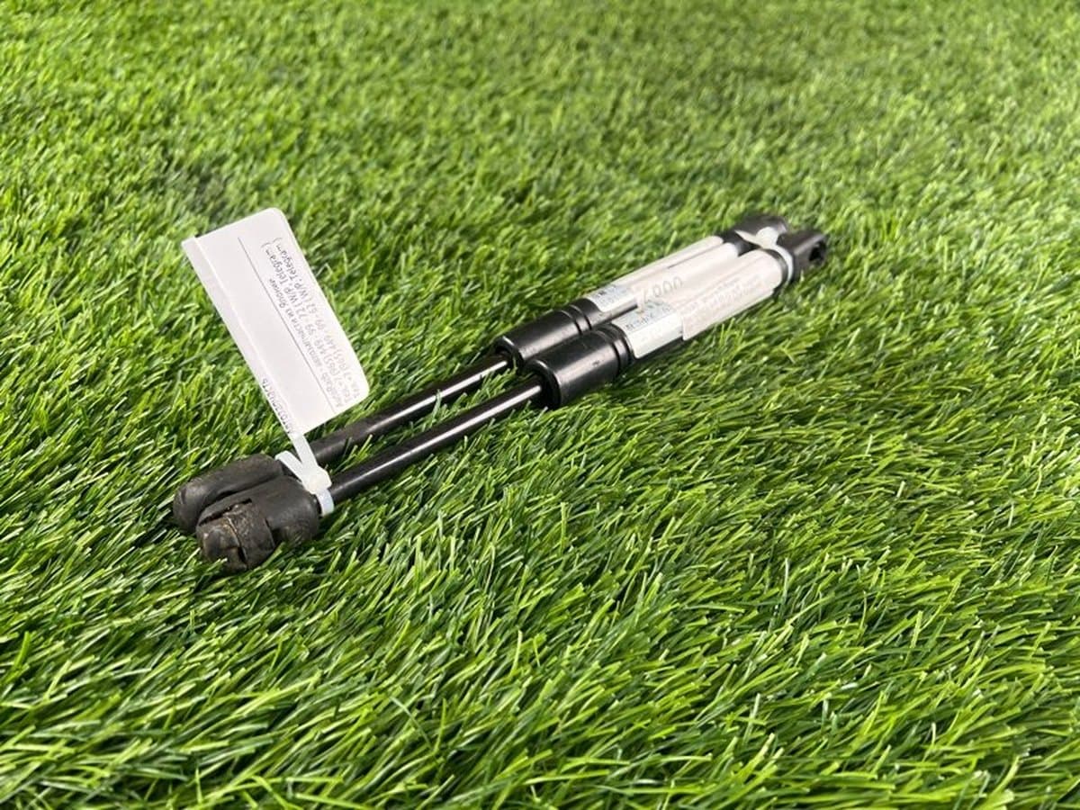 Амортизатор капота — фото 7