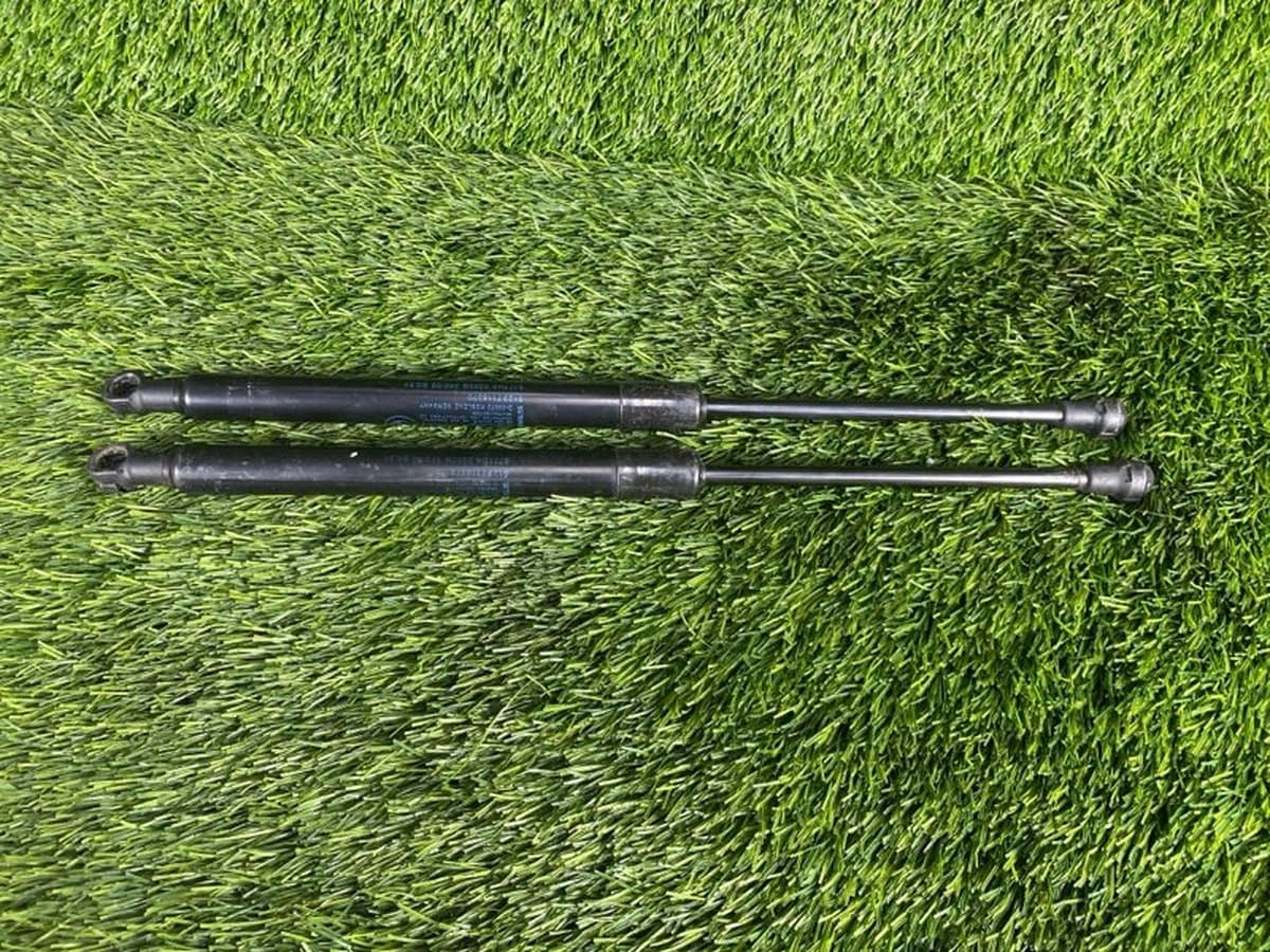 Амортизатор капота — фото 6