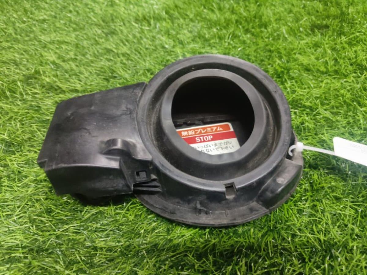 Лючок бензобака — фото 5
