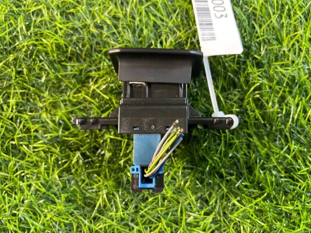 Кнопка стояночного тормоза — фото 8