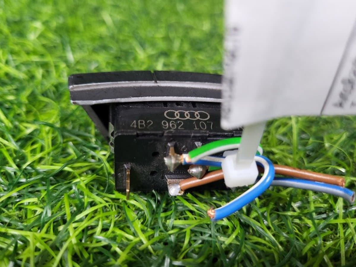 Кнопка центрального замка — фото 7