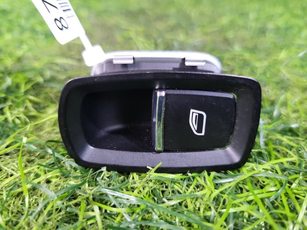 Кнопка стеклоподъемника