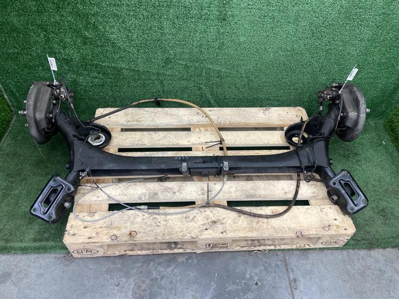 Задняя балка в сборе