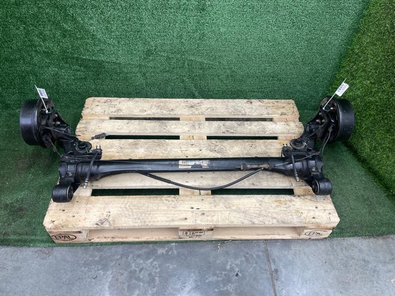 Задняя балка в сборе