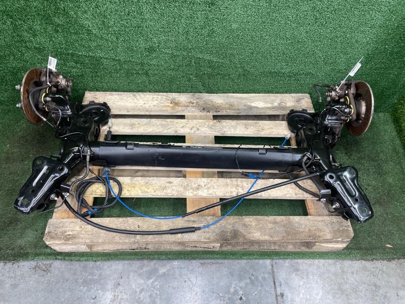 Задняя балка в сборе