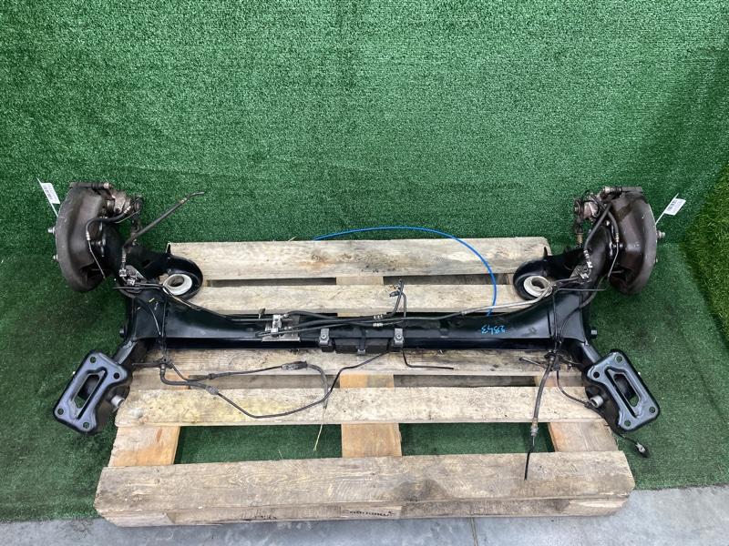 Задняя балка в сборе