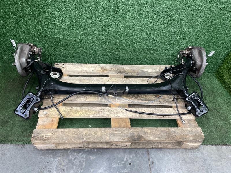 Задняя балка в сборе